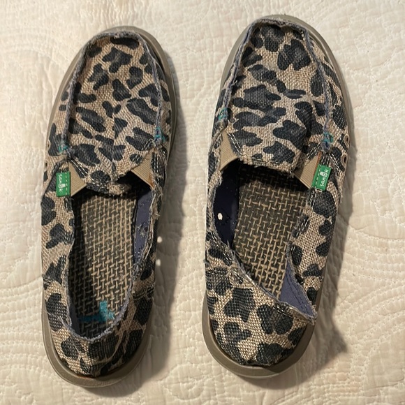Sanuk Shoes - Sanuk slip on shoes